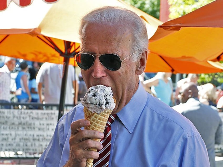 poll one quarter of democrats have doubts about bidens mental fitness