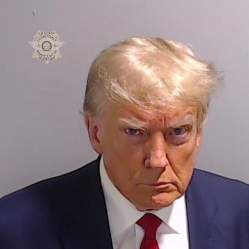 poll trump leads desantis ramaswamy by 48 points after mugshot