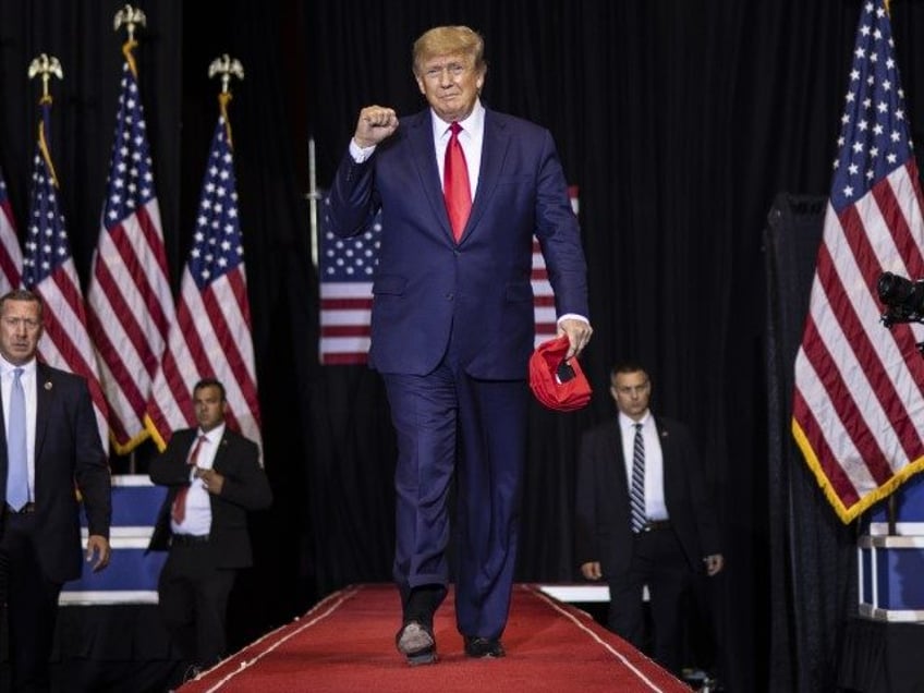 poll trump maintains 4 point edge over biden in head to head race