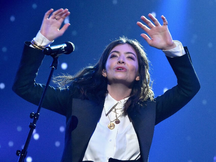 attends MusiCares Person of the Year honoring Fleetwood Mac at Radio City Music Hall on Ja