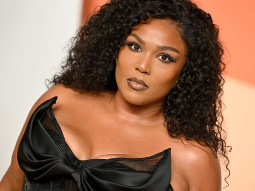 Lizzo attends the 2025 Vanity Fair Oscar Party Hosted By Radhika Jones at Wallis Annenberg