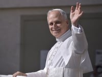 Pope asks God to ‘open borders, breakdown barriers’ during papal mass