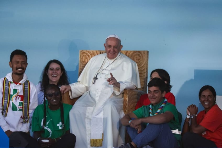 pope francis climate change puts life on earth at risk