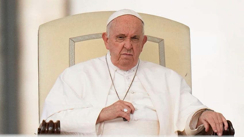 pope francis on israel hamas war i urge believers to take only one side in this conflict that of peace