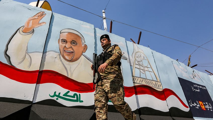 Pope Francis mural in Iraq