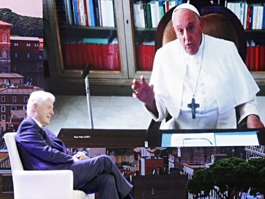 pope francis to bill clinton we must halt the ecological catastrophe of climate change