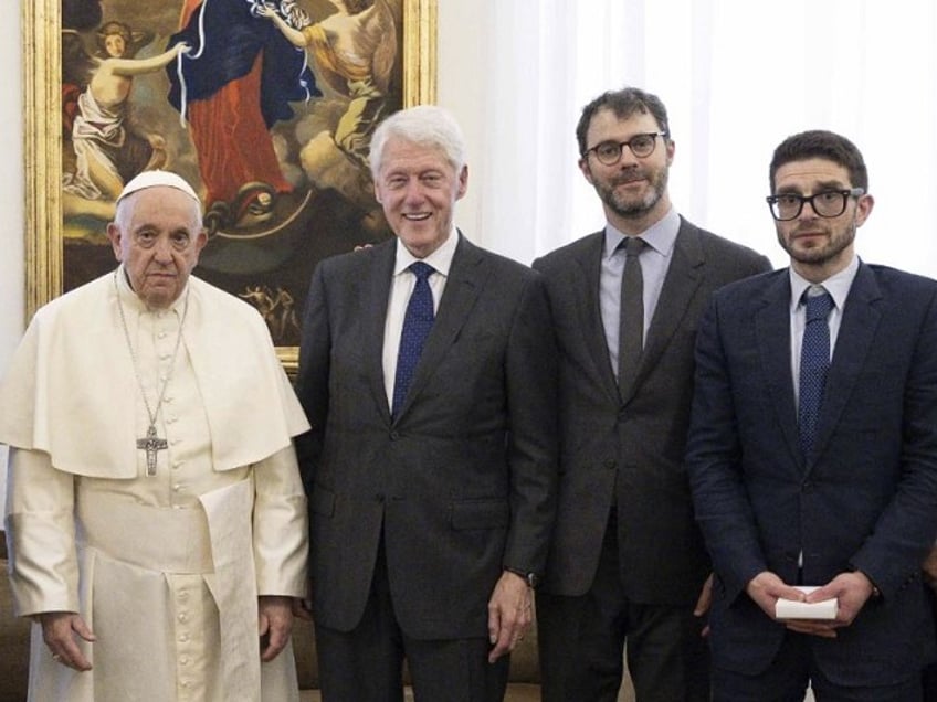 pope francis to bill clinton we must halt the ecological catastrophe of climate change