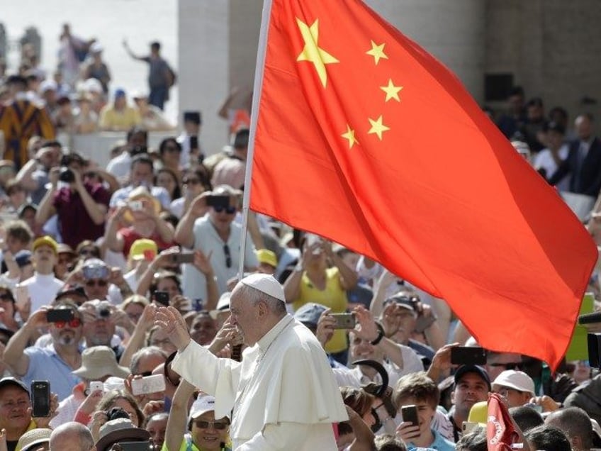 pope francis urges chinese catholics to be good citizens