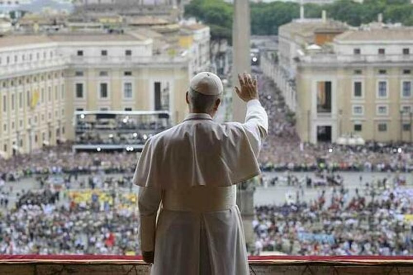 pope leo calls for peace in ukraine gaza while warning of ww3 that is fought piecemeal