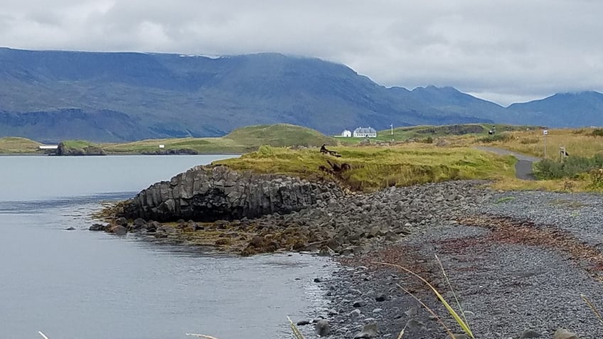 popular tourist destination iceland on edge as experts fear imminent volcanic eruption