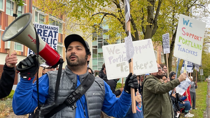 portland public schools reach tentative deal with teachers union classes resume monday with 2 hour delay