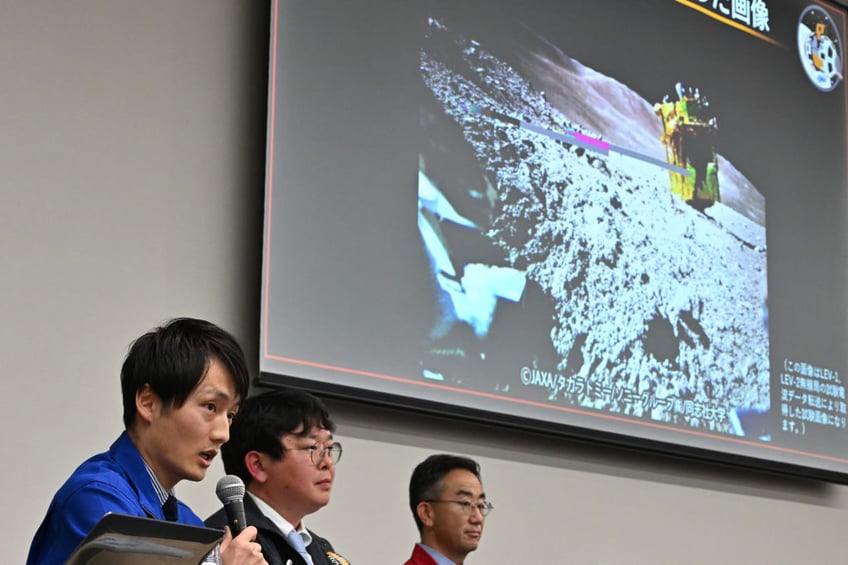 power up japans moon lander resumes operations on lunar surface