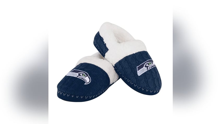 Stay cozy while watching all your favorite teams. 