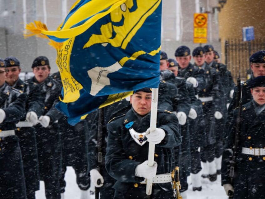 preparing to join nato sweden signs defence deal with us