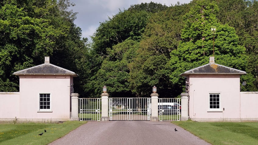 Gates of Royal Lodge