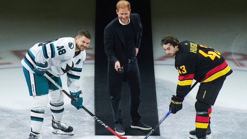 prince harry meghan markle appear at canucks game to promote invictus games