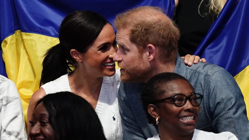 prince harry meghan markle pack on pda as they celebrate dukes 39th birthday at invictus games