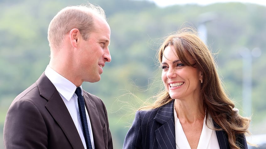 prince william and kate middleton katy perry and orlando bloom couples who may inspire you to text your ex