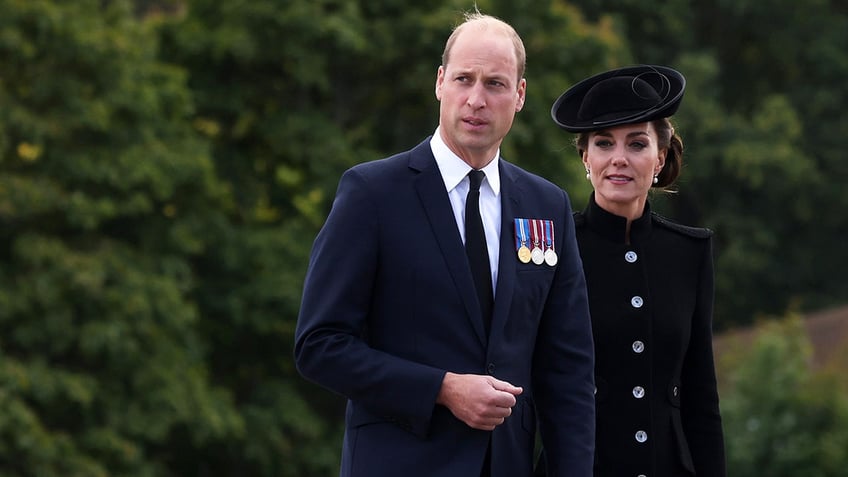 prince william kate middleton dreading prince harrys uk visit have no desire to meet with royal expert