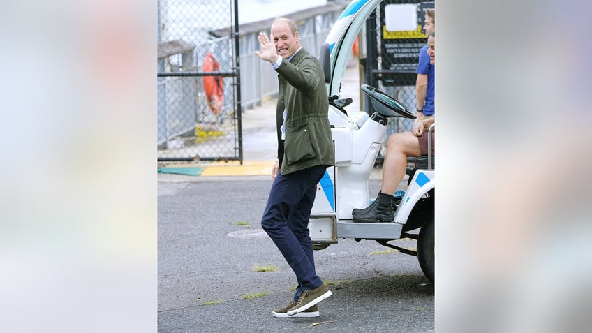 prince williams nyc visit is stark contrast to prince harrys near catastrophic paparazzi drama