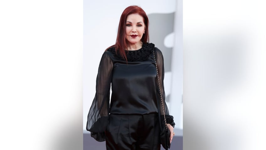 priscilla presley addresses 10 year age gap meeting elvis at 14 i never had sex with him