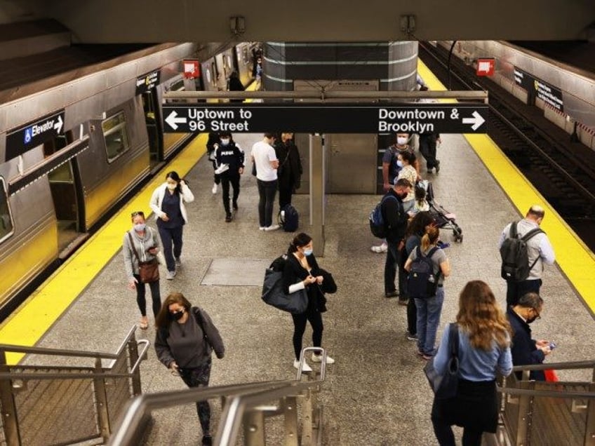 privacy nightmare new york city subways payment system could expose travelers movements to crooks