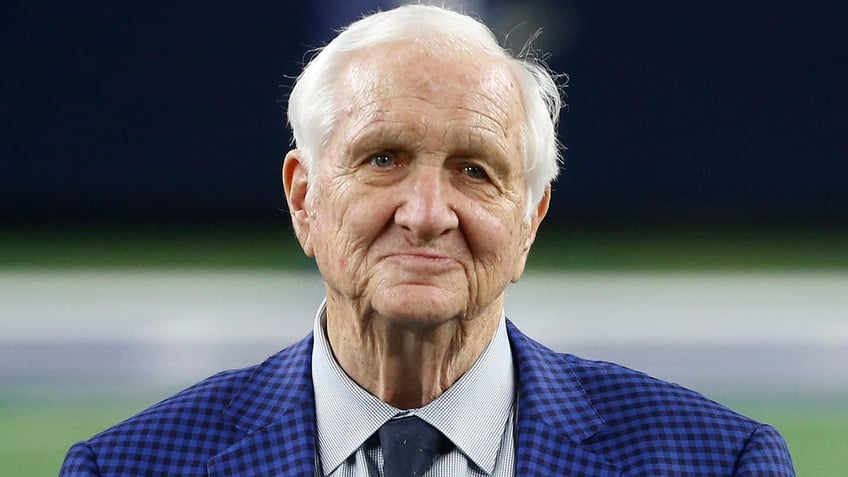 pro football hall of famer gil brandt who helped turn cowboys into americas team dies at the age of 91