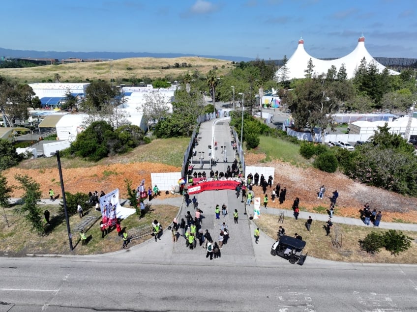 Pro-Hamas protesters at Google event