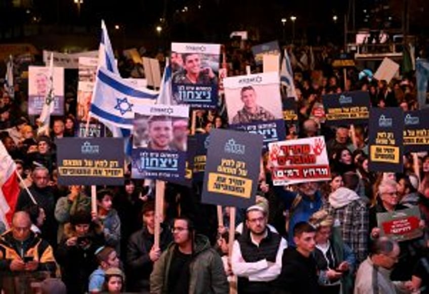 Pro-Israel demonstrators call for continued war with Hamas