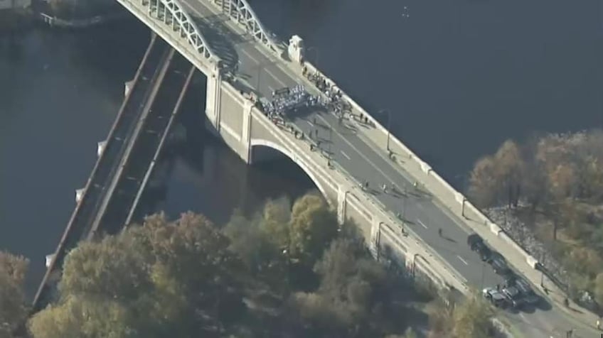 pro palestinian protesters block bridges in boston san francisco during rush hour