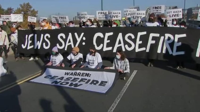 pro palestinian protesters block bridges in boston san francisco during rush hour