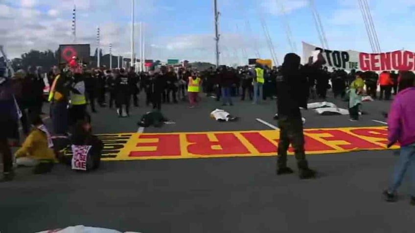 pro palestinian protesters block bridges in boston san francisco during rush hour