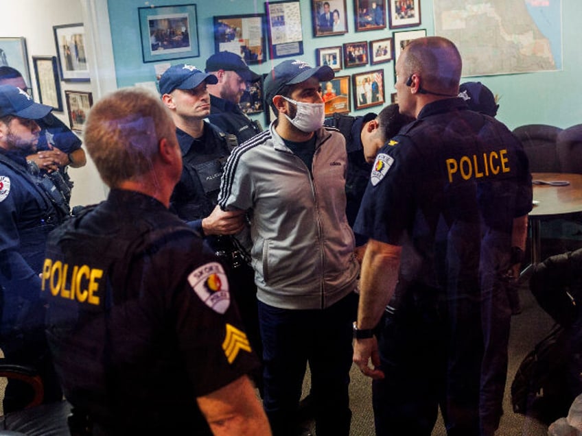 pro palestinian protesters launch sit in at democrat rep jan schakowskys chicago area office