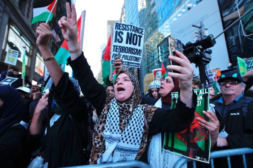 protesters in new york call for a free palestine