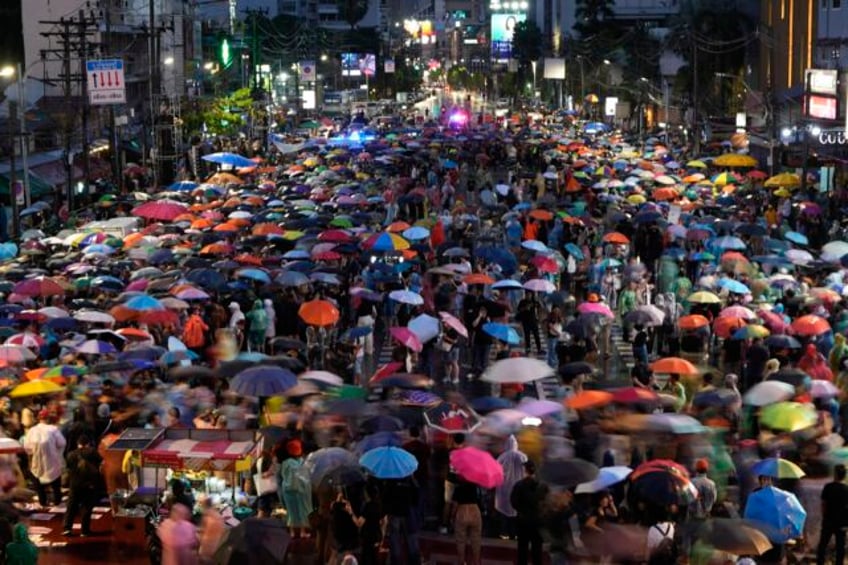 protesters in the thai capital calls on senators to approve vote winners choice for prime minister