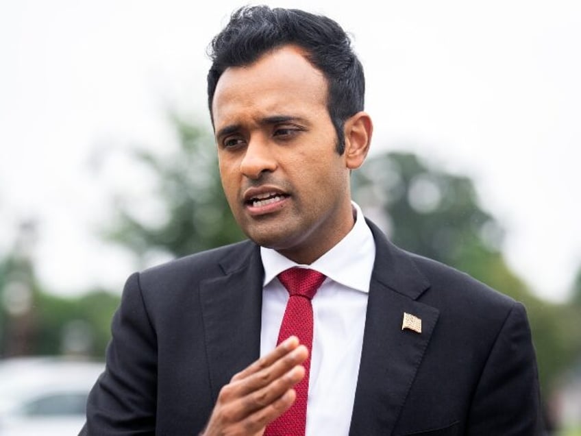 protesters ram vivek ramaswamys car during iowa visit