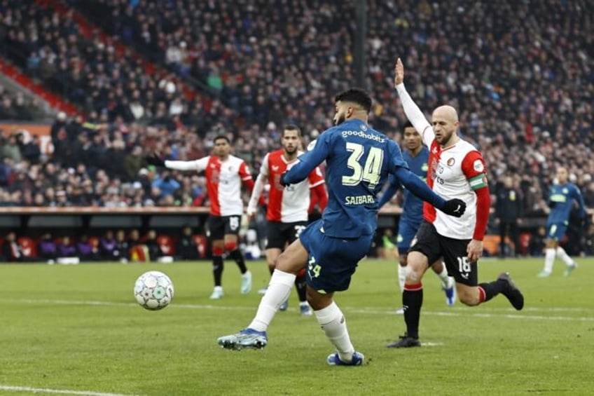 psv eindhoven extend run with top of the table win