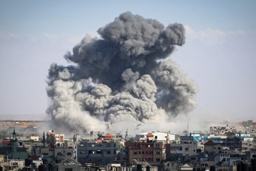 Smoke billows after Israeli bombardment in Rafah, in the southern Gaza Strip on May 6, 202