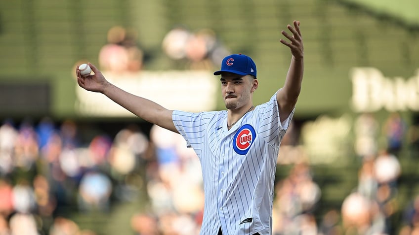 Zach Edey with Cubs