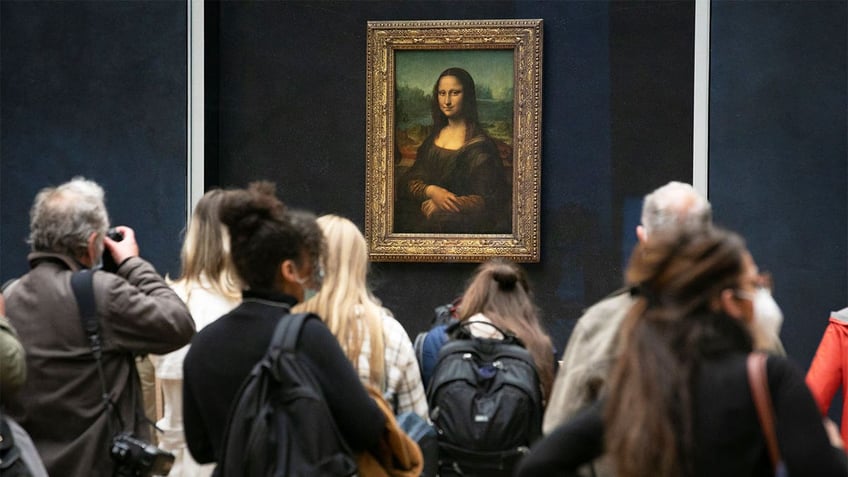 purported earlier version of da vincis mona lisa wows art lovers after going on display