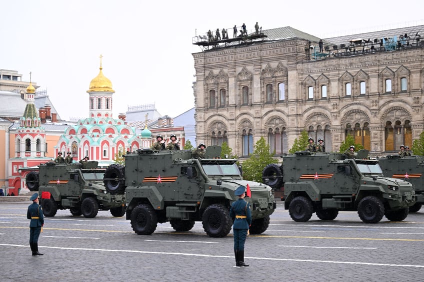 putin makes another nuclear threat at moscow victory day parade