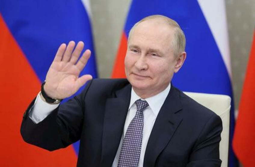 putin opens russia as haven for westerners fleeing destructive neoliberal ideas