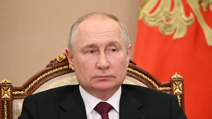 putin was paralyzed amid wagner mutiny report says