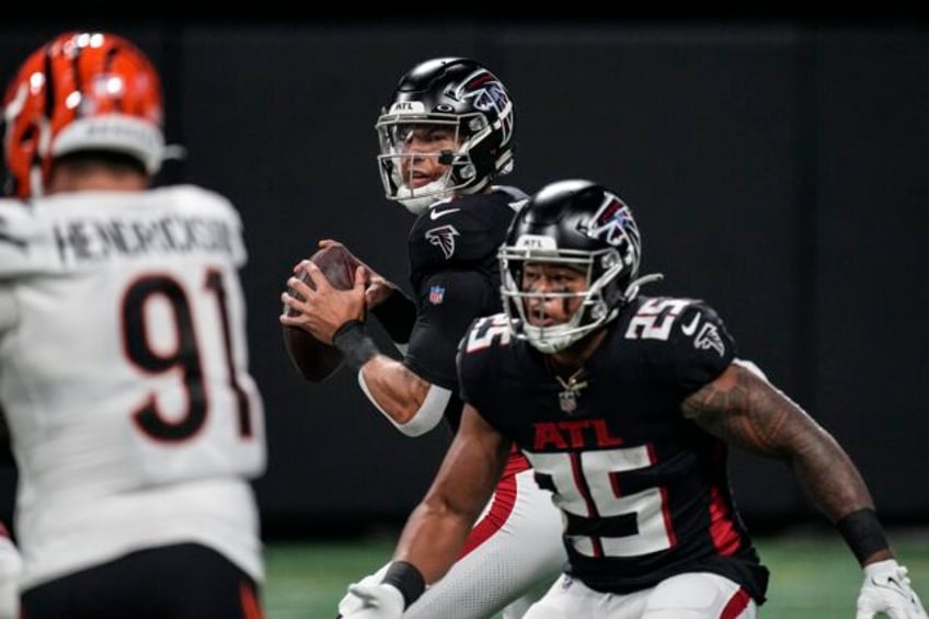 qb desmond ridder impressive in preseason debut falcons settle for 13 13 tie with bengals