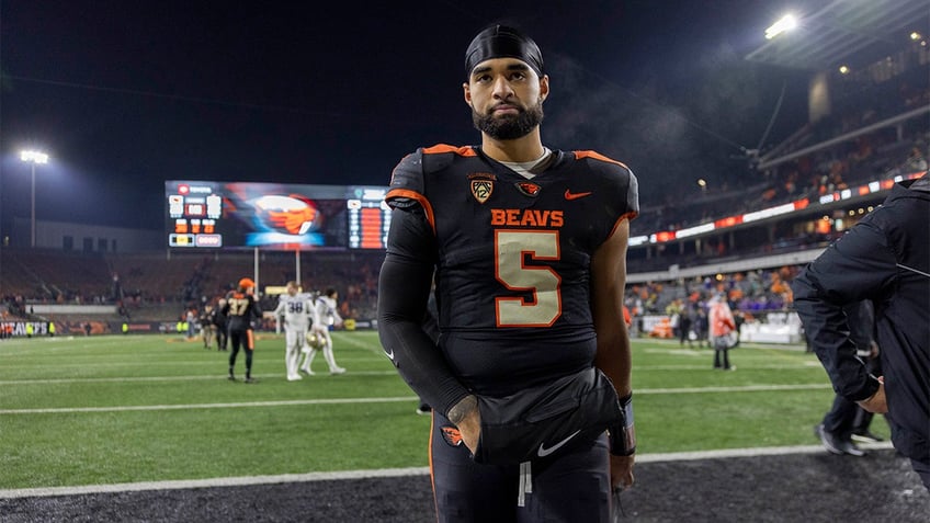 DJ Uiagalelei walks off the field