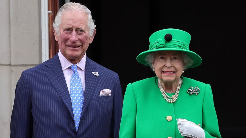 queen elizabeth celebrated by prince william kate middleton one year after death extraordinary life