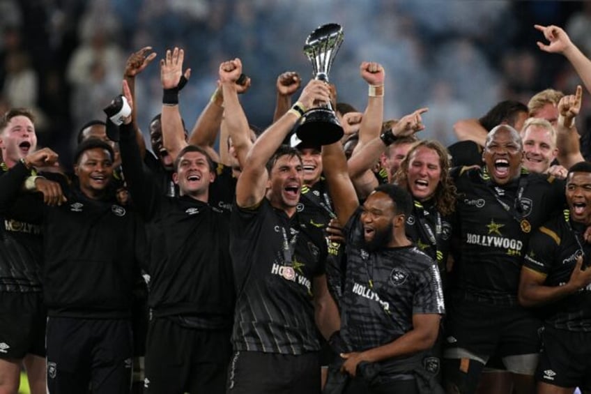 Eben Etzebeth (centre left) won the Challenge Cup with the Sharks last season