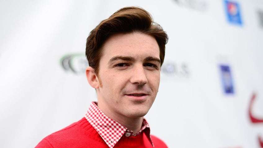 Close up of Drake Bell