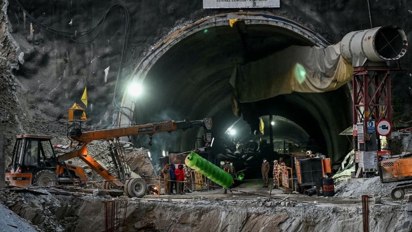 race to rescue 41 indian workers trapped inside tunnel is delayed again