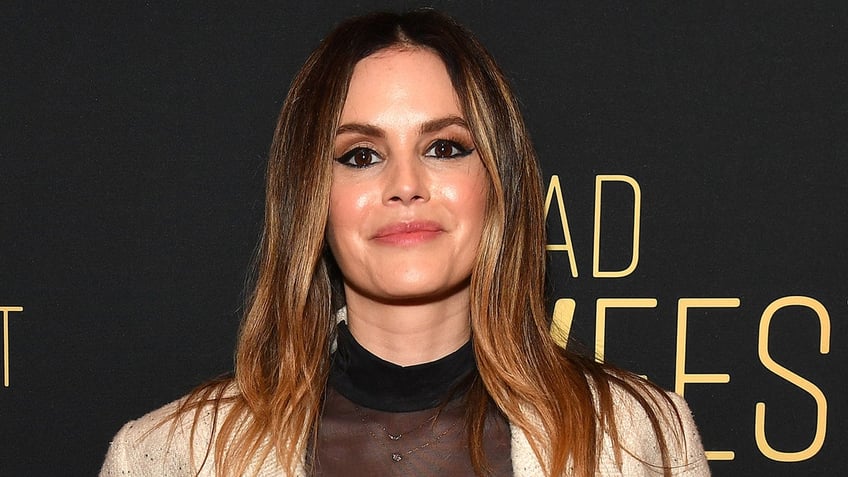 rachel bilson suggests its weird if 40 year old single men only had 4 sex partners